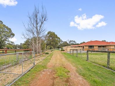 34 Cheyne Court, Pinjarra WA 6208