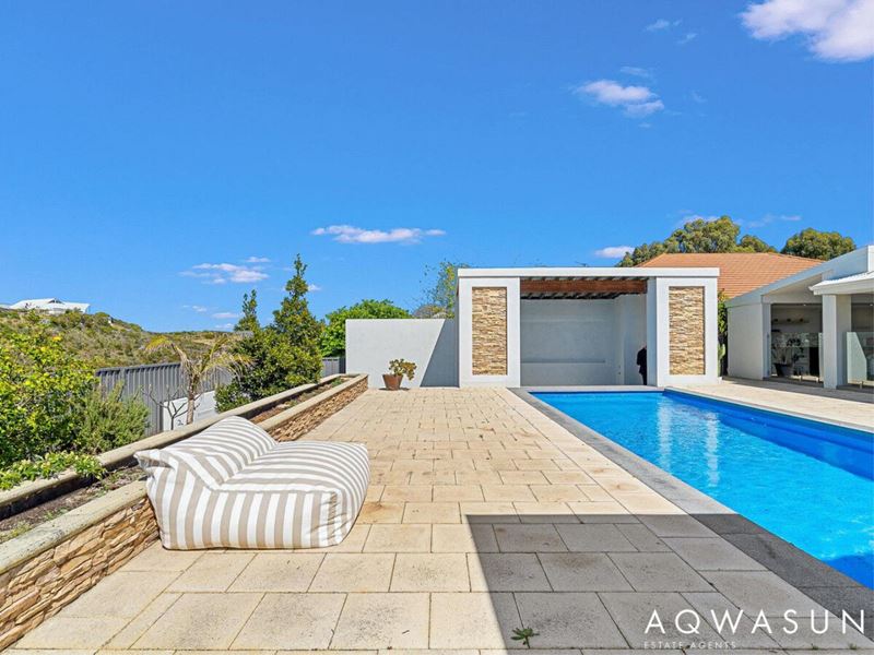 100 Crystaluna Drive, Golden Bay WA 6174