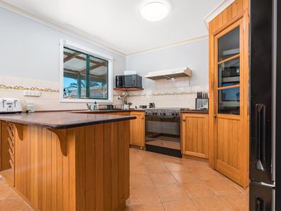 106 Beattie Road, Waggrakine WA 6530