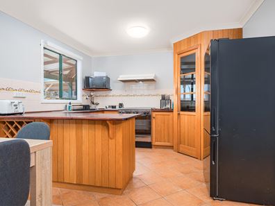 106 Beattie Road, Waggrakine WA 6530