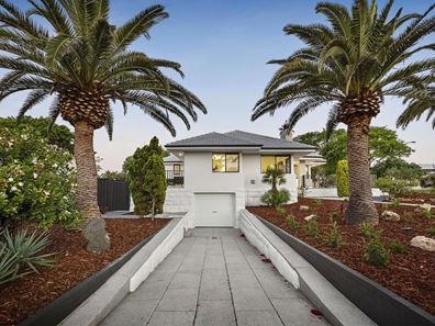 5 Templetonia Crescent, City Beach WA 6015