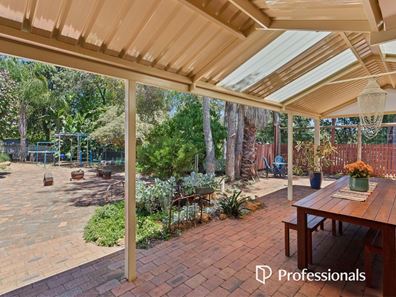 77 Coral Road, Kalamunda WA 6076