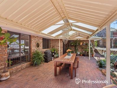 77 Coral Road, Kalamunda WA 6076