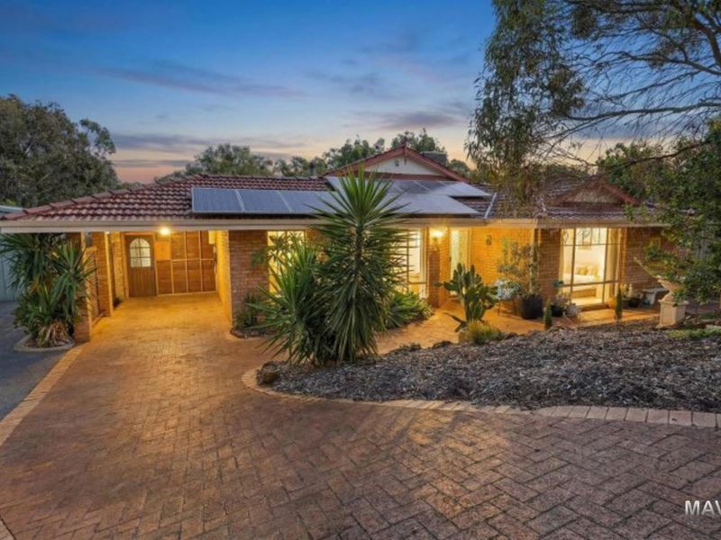 2 Waterside Pass, Byford WA 6122