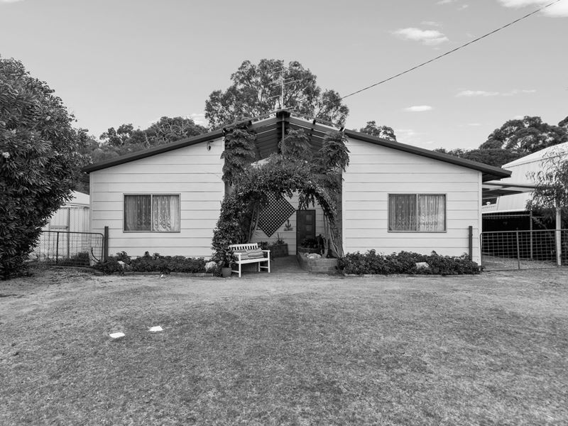 42 Fairway Terrace, Preston Beach WA 6215