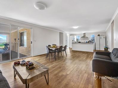 45 Wanderer Concourse, Wandina WA 6530