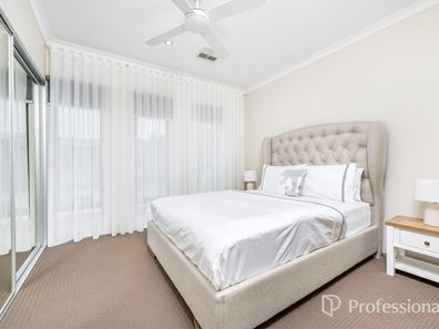 2/18 Axbridge Grange, Alkimos WA 6038