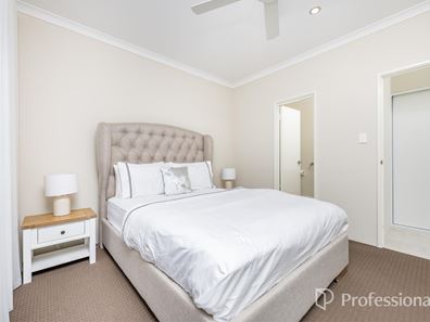 2/18 Axbridge Grange, Alkimos WA 6038