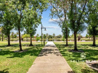 6 CENTRAL PARK AVENUE, Canning Vale WA 6155