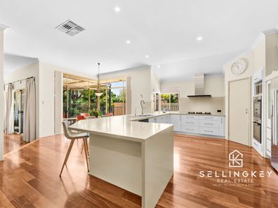 6 CENTRAL PARK AVENUE, Canning Vale WA 6155