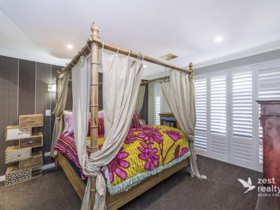 15 Tallering Way, Golden Bay WA 6174