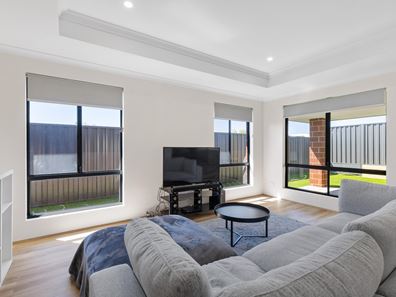 15 Perinone Glade, Brabham WA 6055