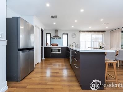 12 Riverina Parade, Lake Coogee WA 6166