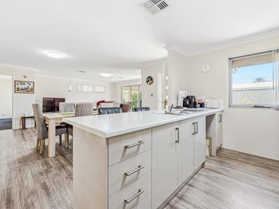 232A Seventh Street, Wonthella WA 6530