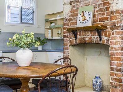 152 Hampton Road, Beaconsfield WA 6162