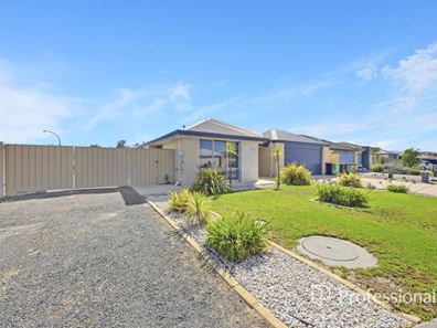 6 Lochart Road, Australind WA 6233