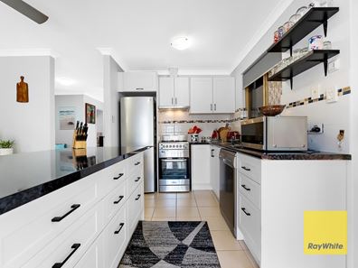 2/12 Auric Place, Maddington WA 6109