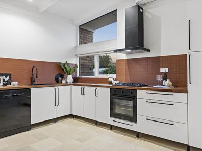 29 Karrinyup Road, Trigg WA 6029