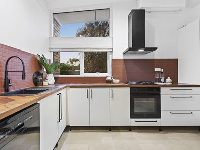 29 Karrinyup Road, Trigg WA 6029