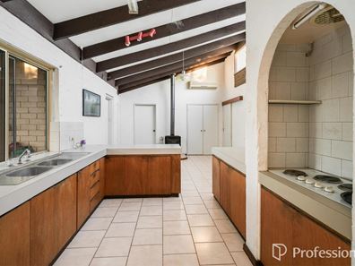5 Sovereign Drive, Two Rocks WA 6037