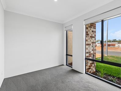4 Erin Way, Midvale WA 6056