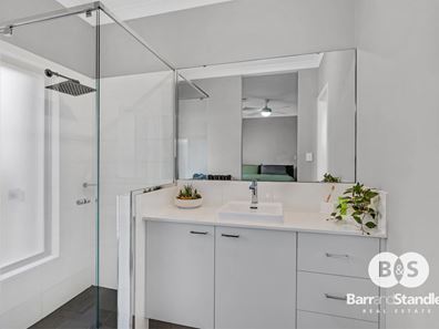 100A Hamilton Road, Eaton WA 6232
