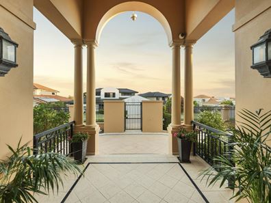 17 Lacrosse Rise, Sorrento WA 6020