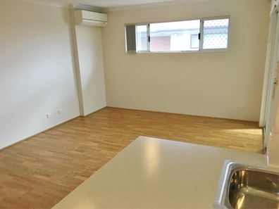 1/87 Shreeve Road, Canning Vale WA 6155