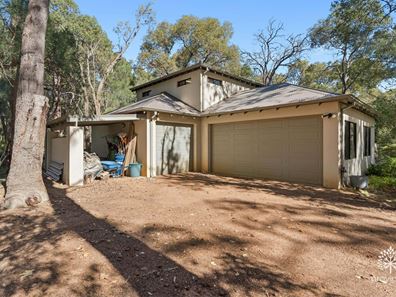 15 Carlisle Road, Kalamunda WA 6076