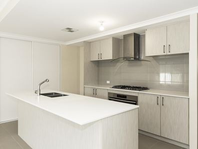 9 Ginger Lp, Treeby WA 6164