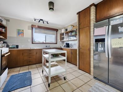 8 Cairncross Street, Beresford WA 6530