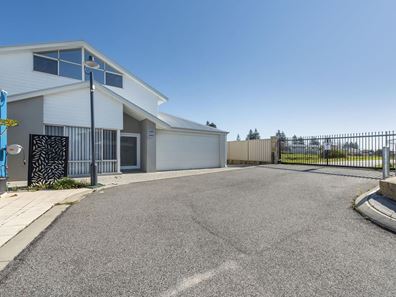 25a/19 Malibu Road, Safety Bay WA 6169
