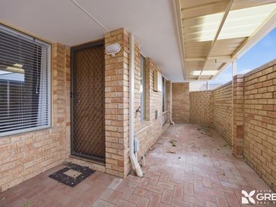2/14 Gibson Street, Halls Head WA 6210