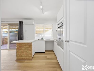 2/14 Gibson Street, Halls Head WA 6210