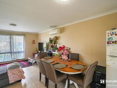 10 Lorenzo Way, Orana WA 6330
