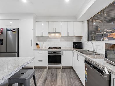 9 Teak Way, Maddington WA 6109