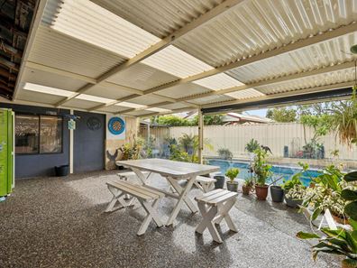 9 Teak Way, Maddington WA 6109