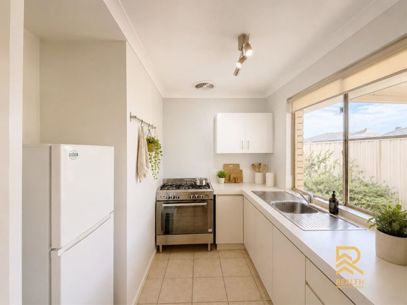 12/11 Firetail Place, Kenwick WA 6107