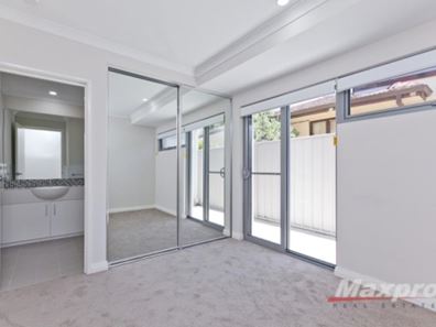 1/5 Oakland Avenue, Cloverdale WA 6105