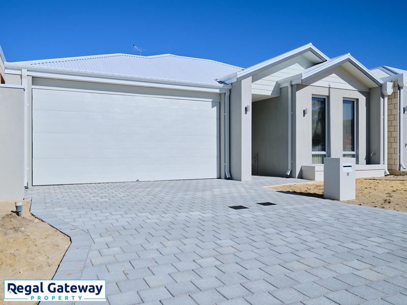8 Sandalwood Road, Piara Waters WA 6112