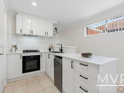 3 Magnet Close, Lake Coogee WA 6166