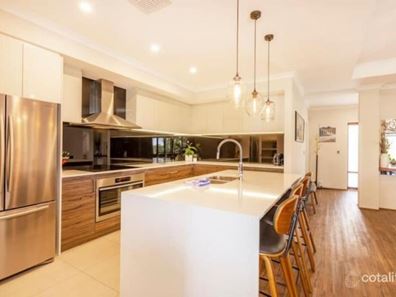 6 Grieve Way, Bedfordale WA 6112