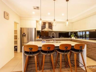 6 Grieve Way, Bedfordale WA 6112