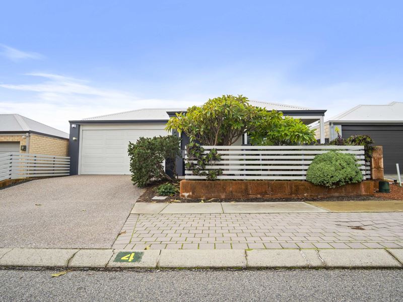 4 Bosbaan Place, Champion Lakes WA 6111
