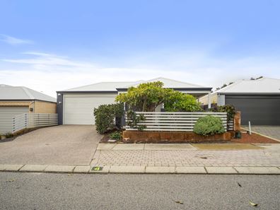 4 Bosbaan Place, Champion Lakes WA 6111