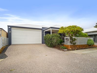 4 Bosbaan Place, Champion Lakes WA 6111