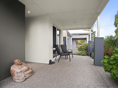 4 Bosbaan Place, Champion Lakes WA 6111