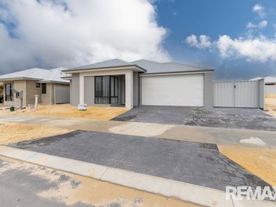 13 Maitland Road, Yanchep WA 6035