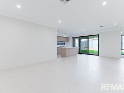 13 Maitland Road, Yanchep WA 6035