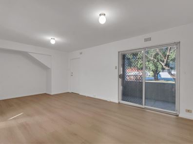 5/2 Parkin  Street, Rockingham WA 6168